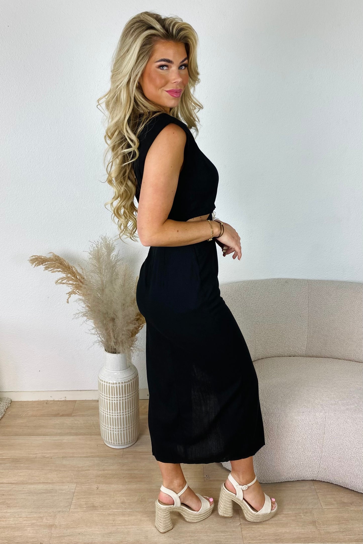 Cut-out jurk met split - Zwart