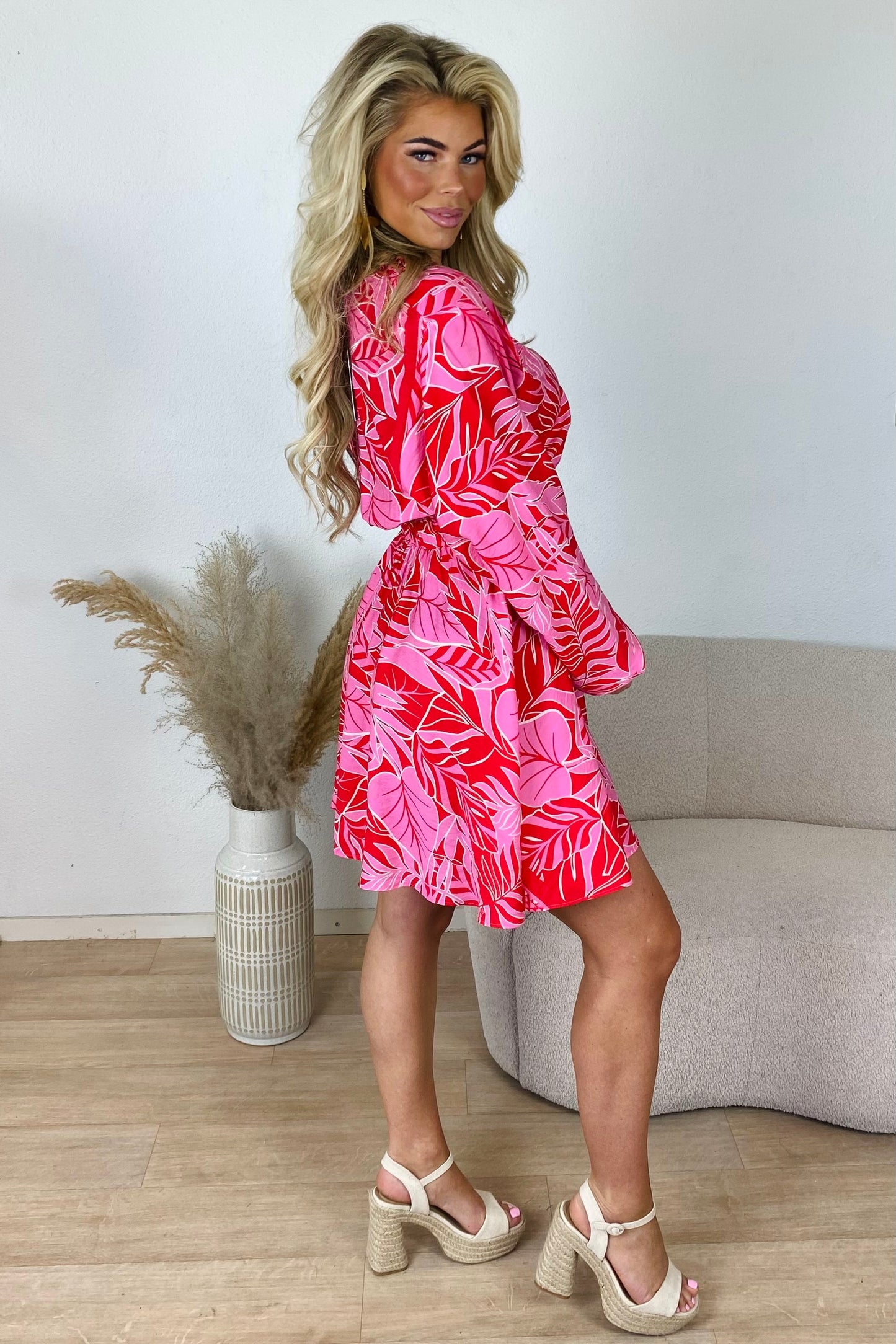 V-hals leaf print jurk - Roze
