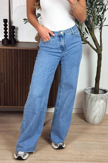 Jazzy wide leg jeans